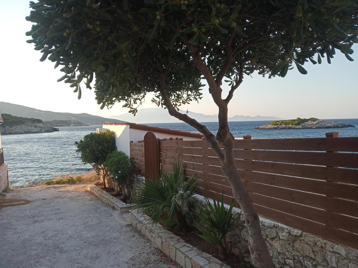 Floreika Studio By The Sea Skinaria Exterior photo